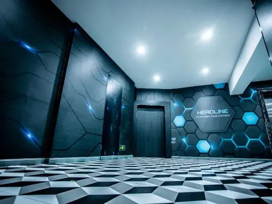WE E-sports Hotel (Xinyang Railway Station)