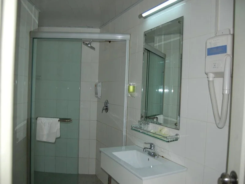 Shanghai Lakeside Holiday Inn Hotel
