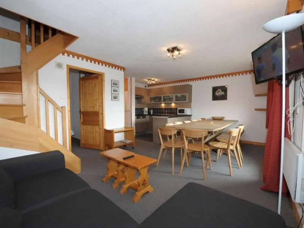 Appartement Les Menuires, 4 pièces, 12 personnes - FR-1-452-86