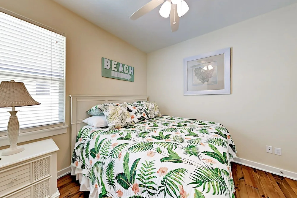 Roomy and Coastal in Port A by RedAwning