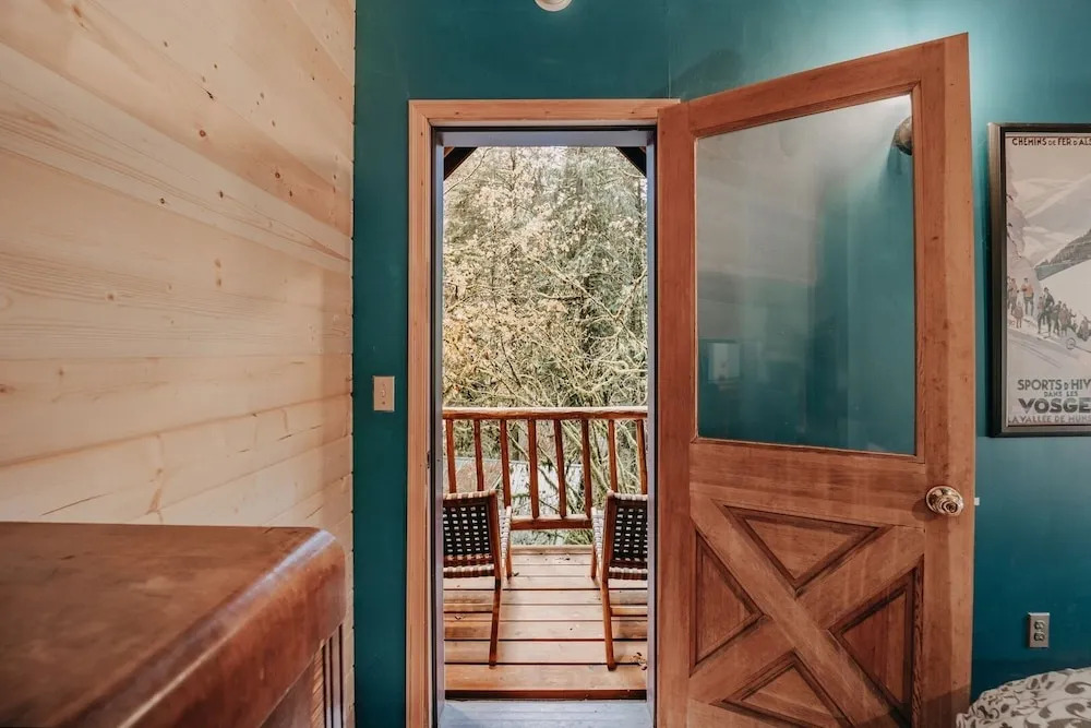 81SL - Hot Tub - WiFi - Pets Ok cabin