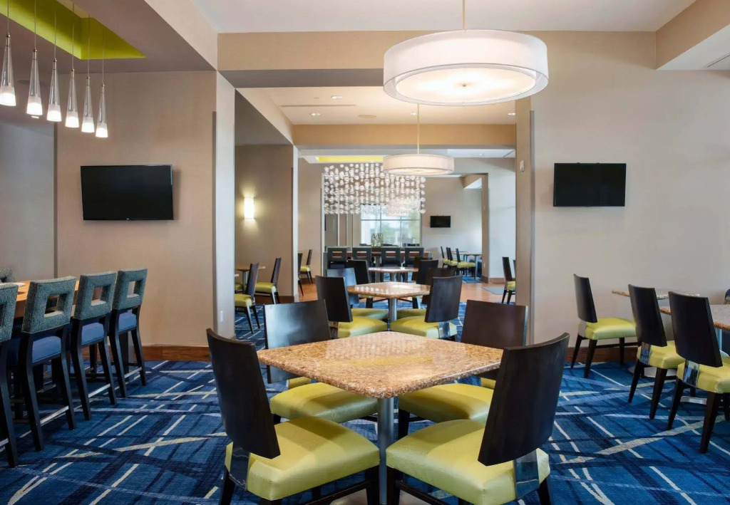 SpringHill Suites Orlando at FLAMINGO CROSSINGS® Town Center/Western Entrance
