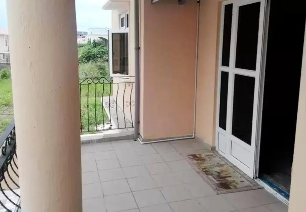3 bedrooms appartement at Pereybere 600 m away from the beach with shared pool enclosed garden and wifi