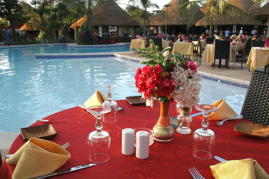 Royam Hotel