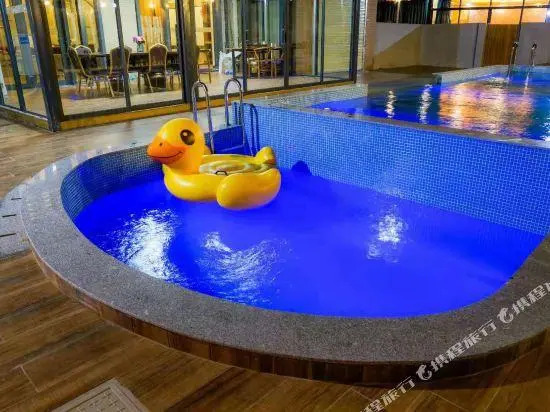 Yishan Lanwan Holiday Apartment (Hailing Island Poly Shili Yintan)