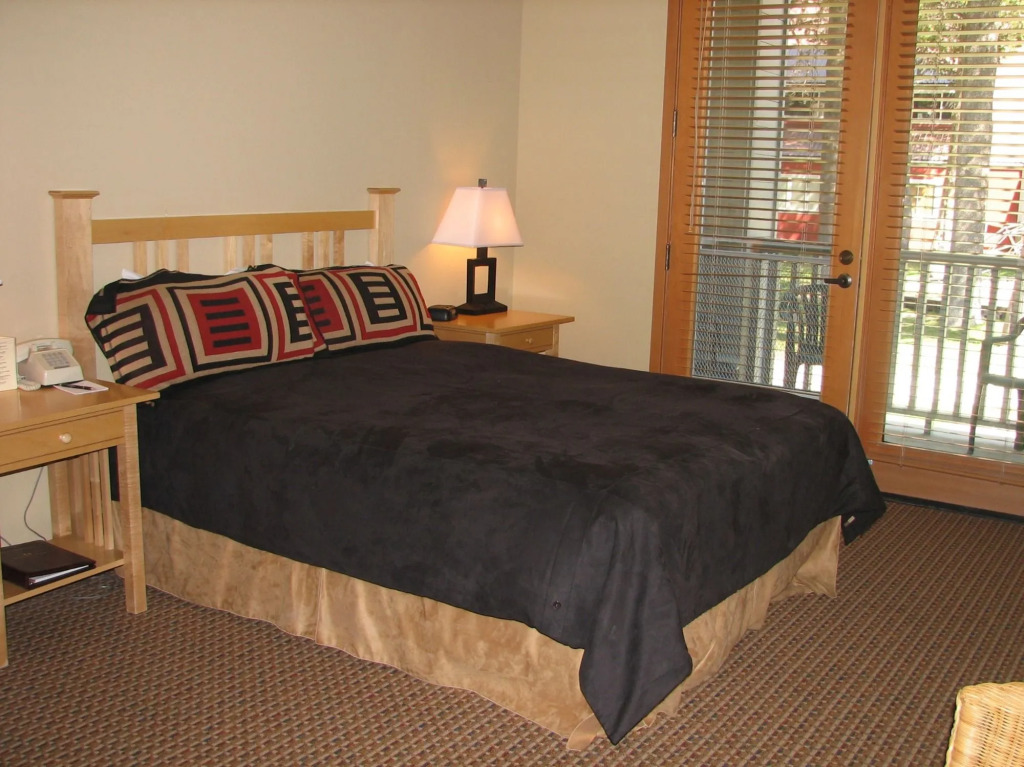 Squaw Valley Lodge