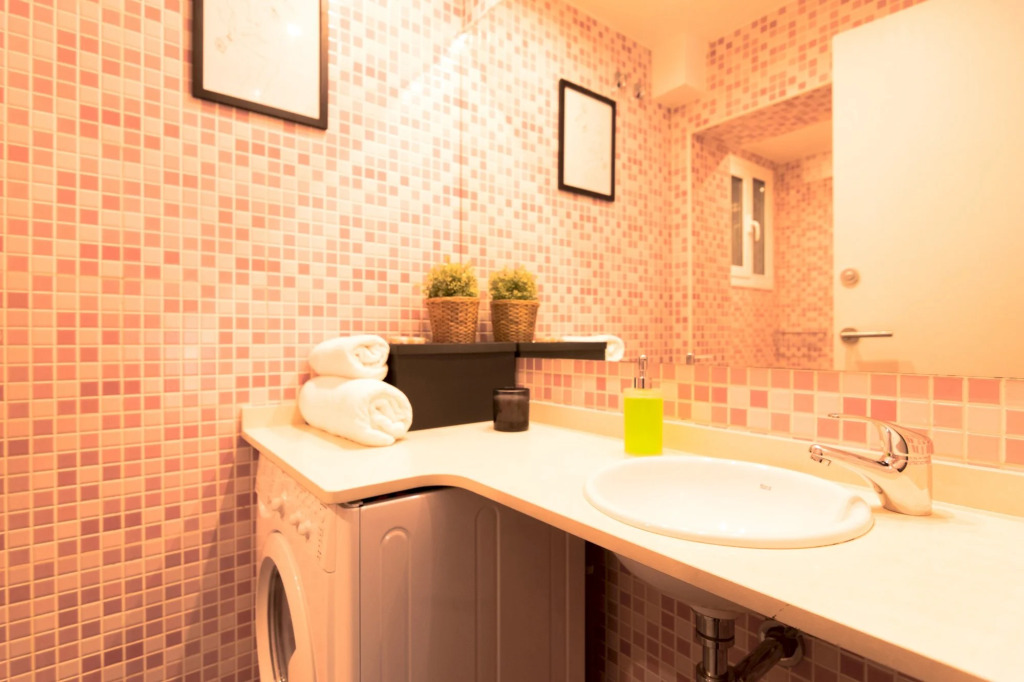 Port in Barcelona with 1 bedrooms and 1 bathrooms