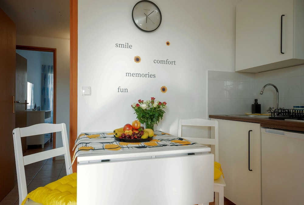 Apartments Kamenar