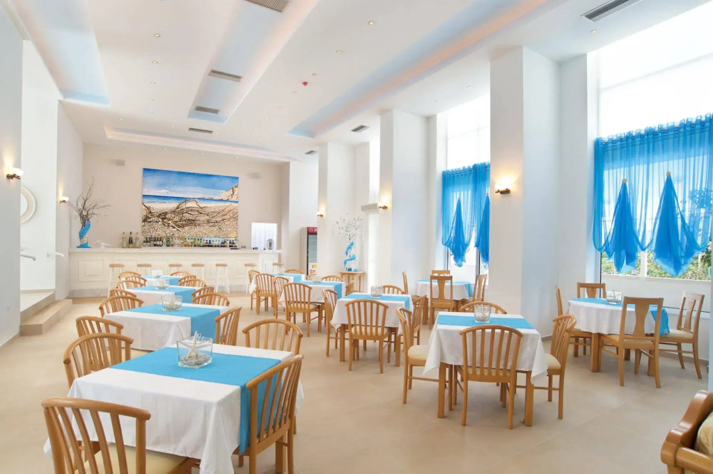 Hotel Summery