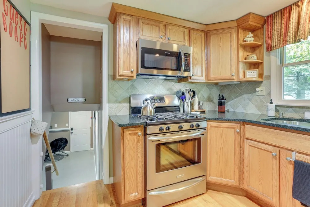 Charming Highland Falls Home < 2 Mi to West Point!