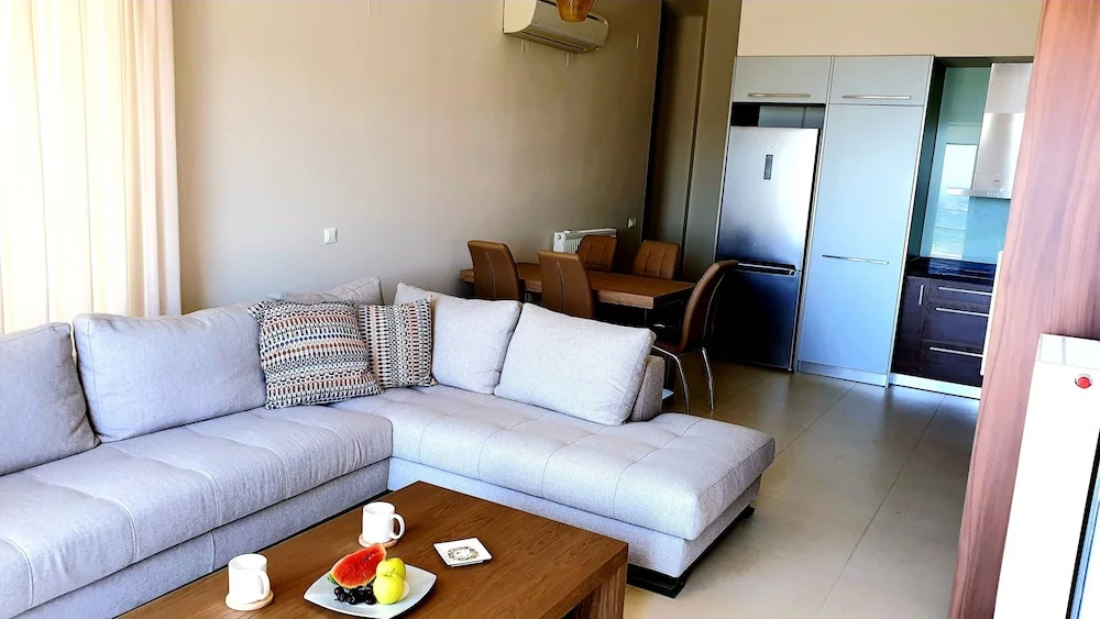 Luxurious Brand New Flat Sea View