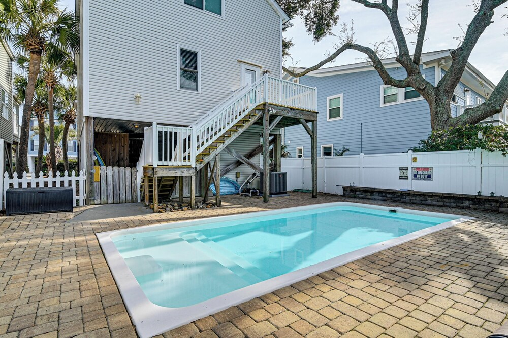 Walk to Ocean: Surfside Beach Gem w/ Private Pool