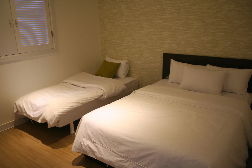 Y Hotel