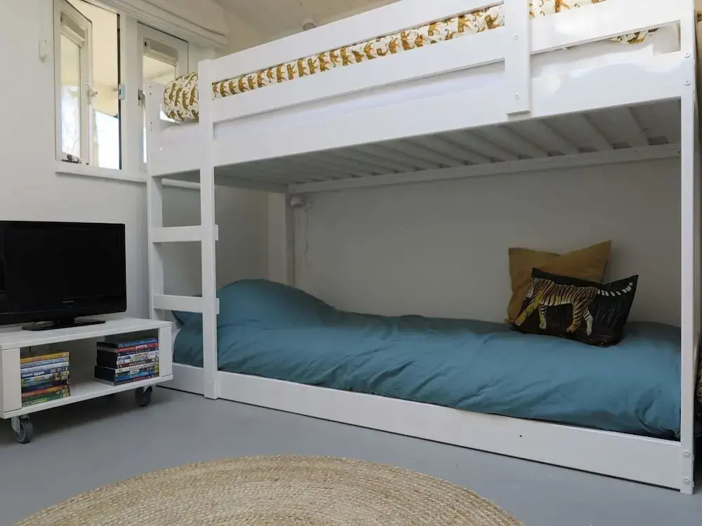 Holiday Home in Dishoek near Southern Beach