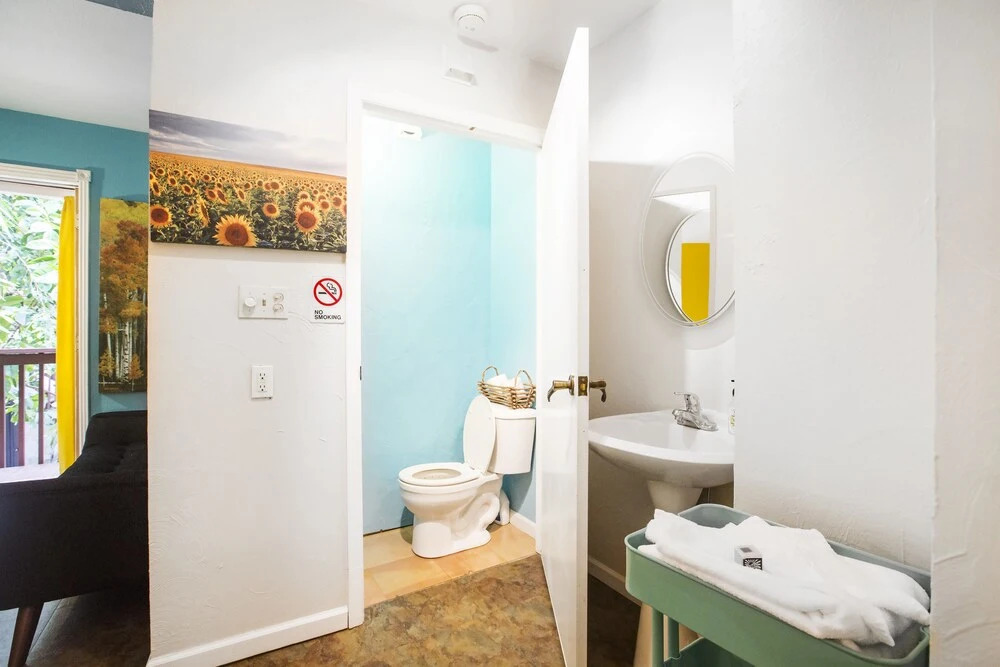 Solarium International Inn & Hostel
