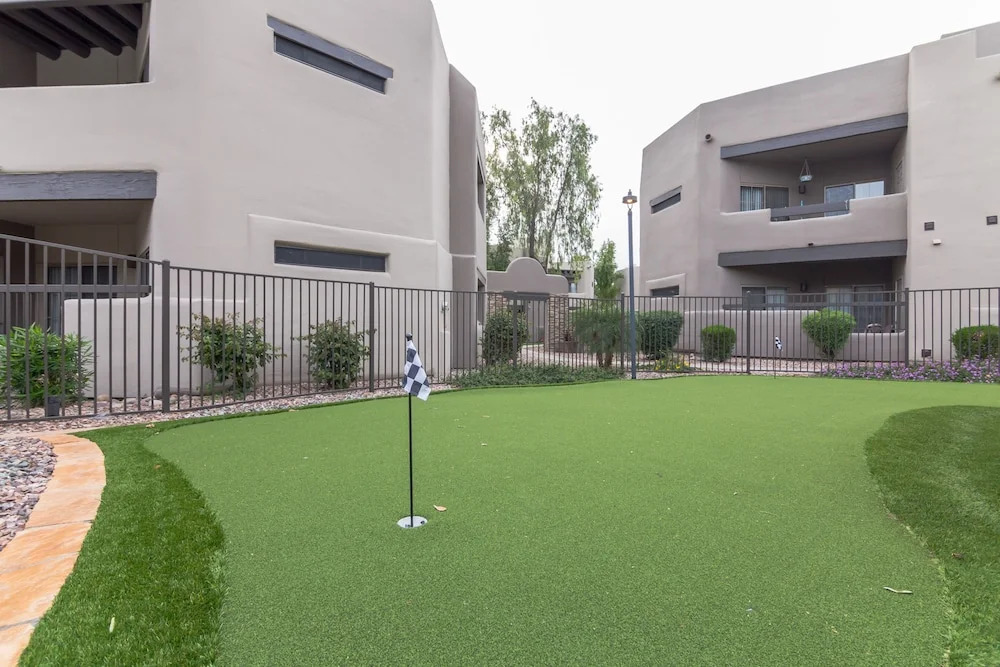 Luxury Scottsdale Suite + Pool + Gym