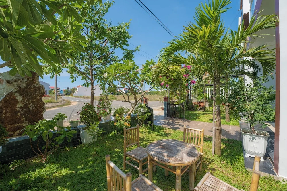 Yellow Daisy Villa