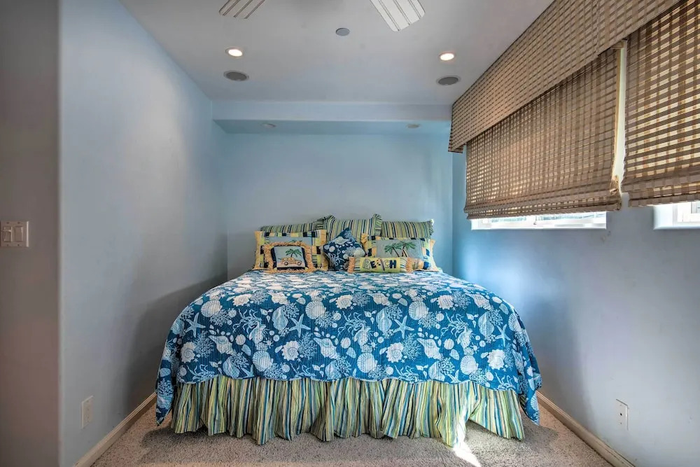 Catalina Island Home: Walk to Main Street Beach!