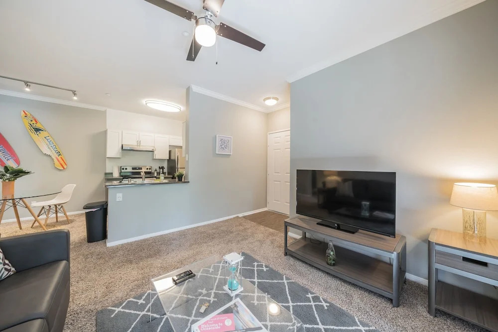 The Luxe Suites of Oceanside with Pool & Gym