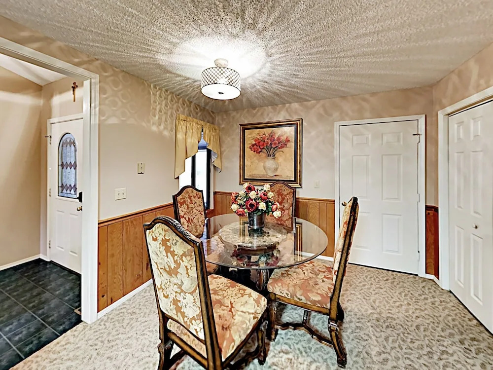 Dogwood House 3 Bedrooms 2 Bathrooms Home