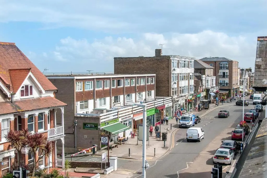Central Broadstairs Apartment Close to Beach