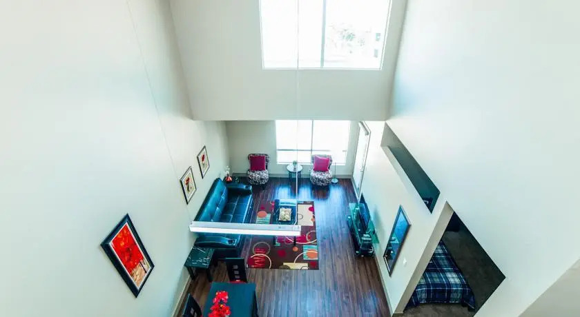 Hollywood Hills Apartment