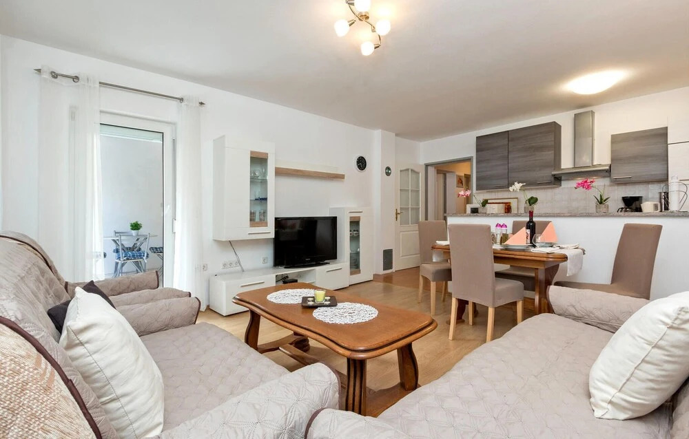 Stunning Apartment in Pula With Wifi and 2 Bedrooms