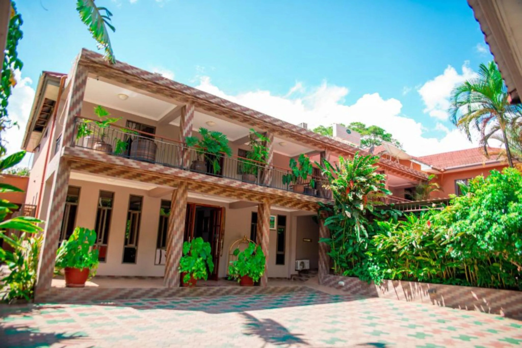 Lush Garden Business Hotel