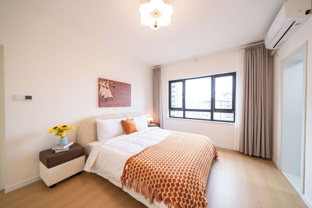 Tyms 3BR 2BA Apt  Gubei Fully Furnished