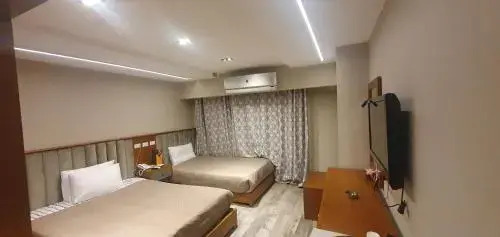 Garden City Plaza Hotel