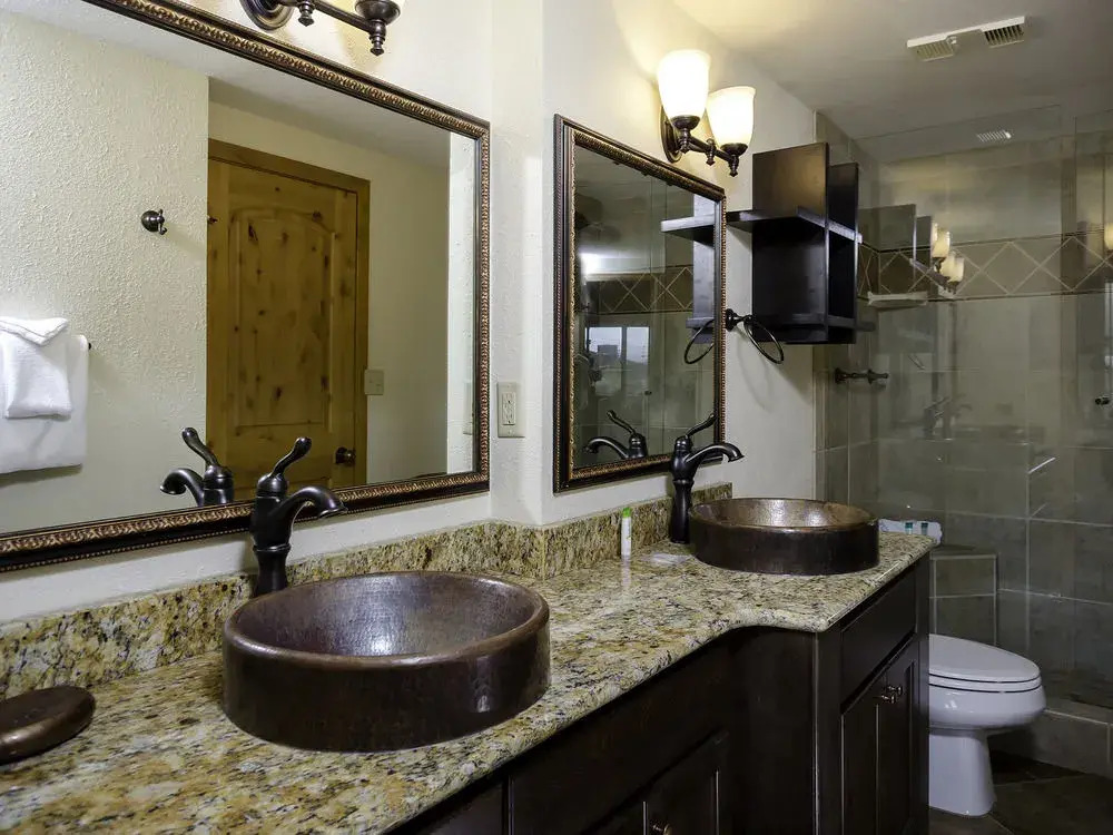 Bronze Tree Condominiums by Mountain Resorts