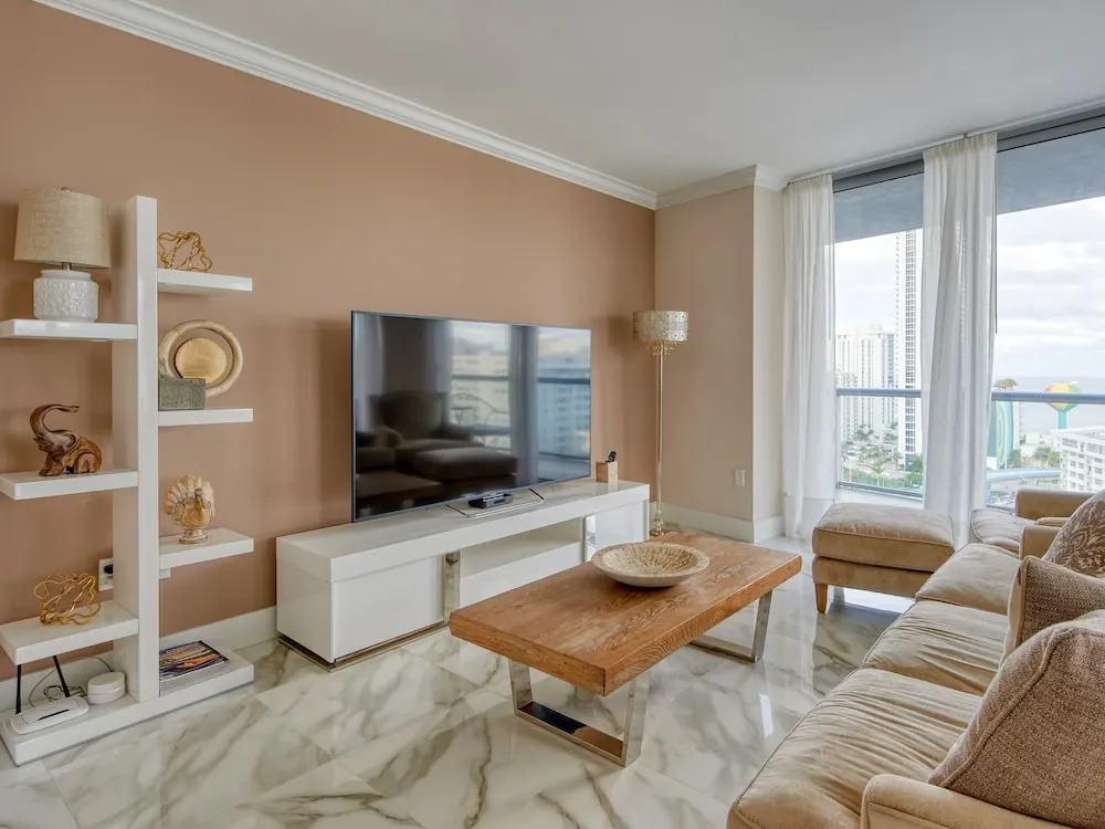 New Listing! Luxe Beach Dream W/ Infinity Pool 3 Bedroom Condo
