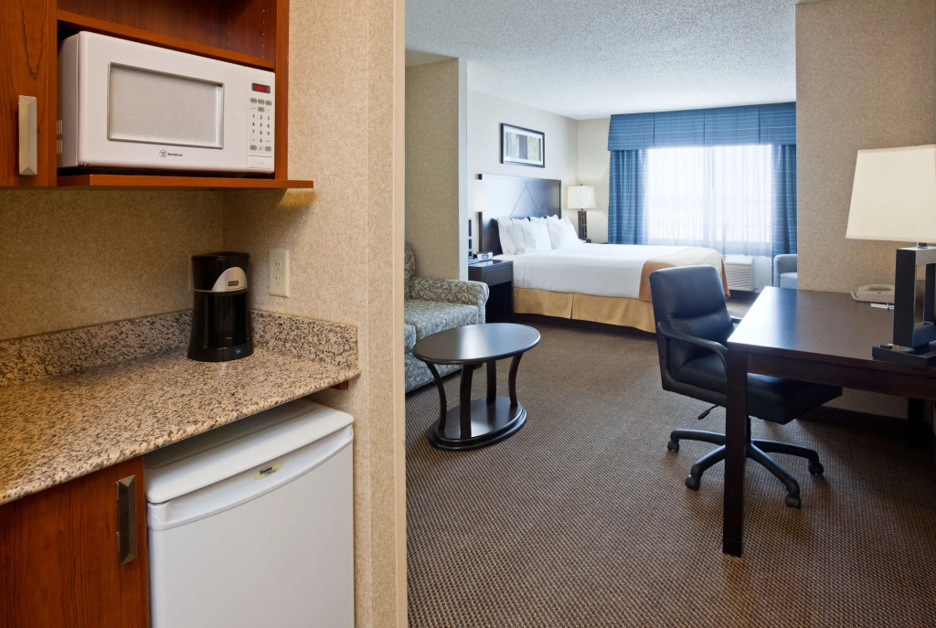 Holiday Inn Express Hotel & Suites Grand Forks by IHG