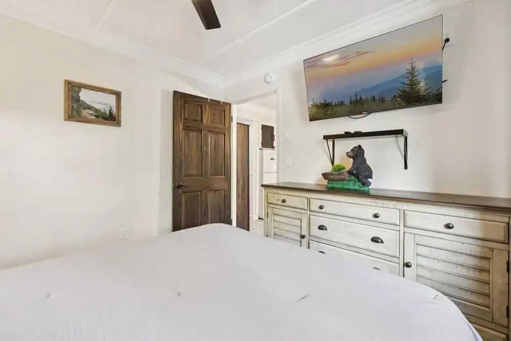 Baskins Creek 2BR Condo by Beyond Expectations With Balcony