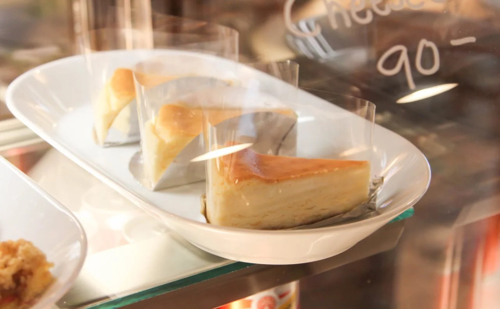 ThongLor Travellers Hostel and Cafe