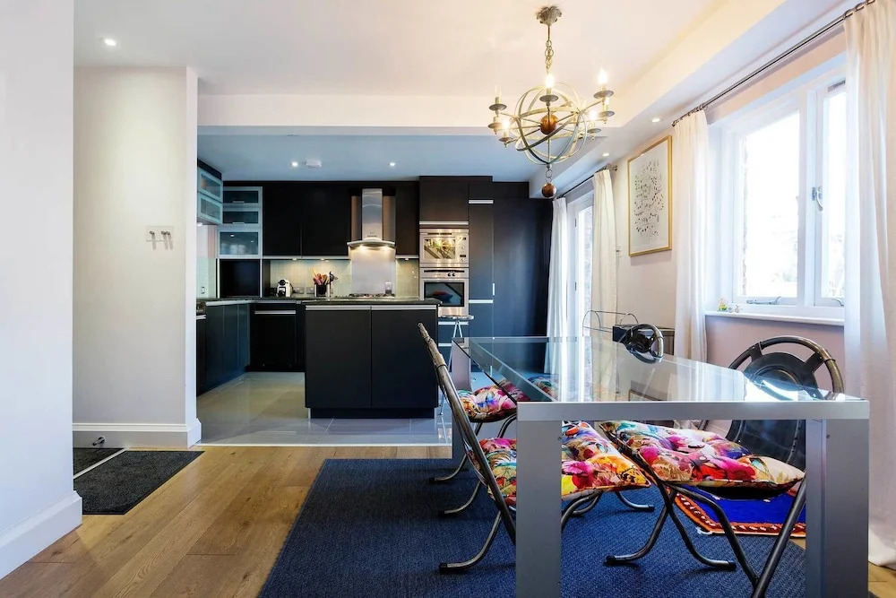Waterside Mews