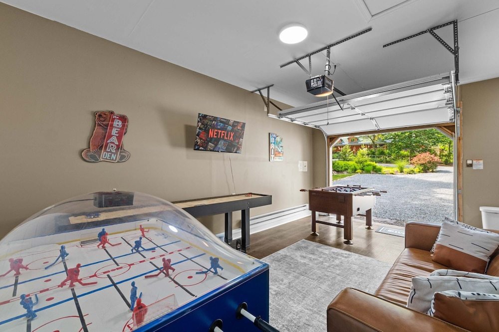 Near Jfbb With Private Hot Tub and Game Room