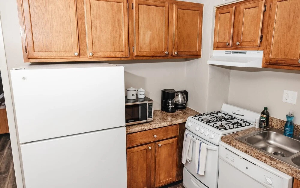 Comfortable 1BR APT With a 24-hour Fitness Center