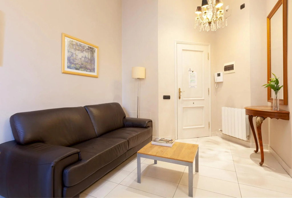 GAUDIR 4 · PERFECT apart. next to P. de Gracia for 4 Pax