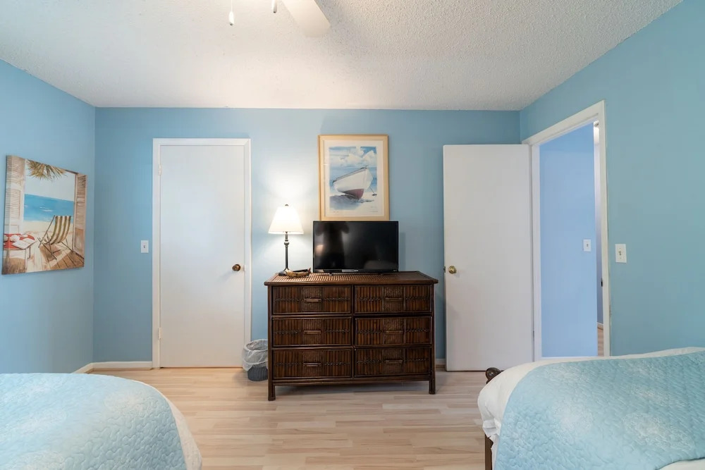 New Smyrna Beach Townhouse/flagler Ave/beach/walk Everywhere and Pet Friendly!