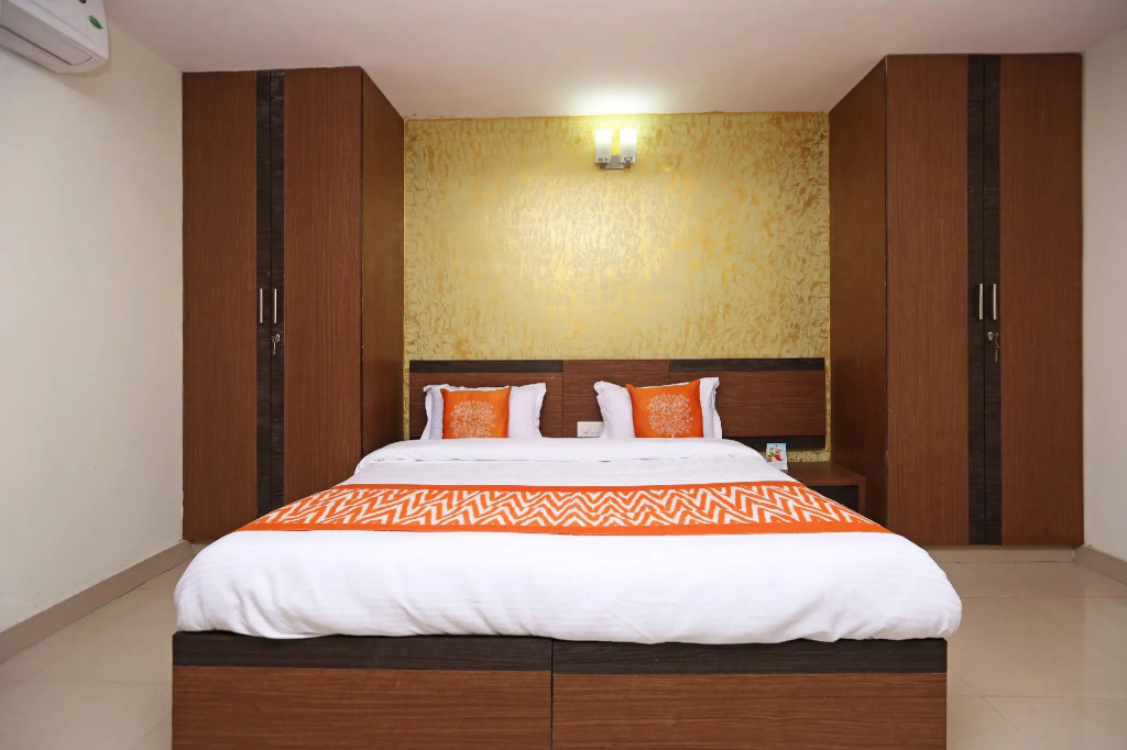 Capital O 8481 Le Tara Residency