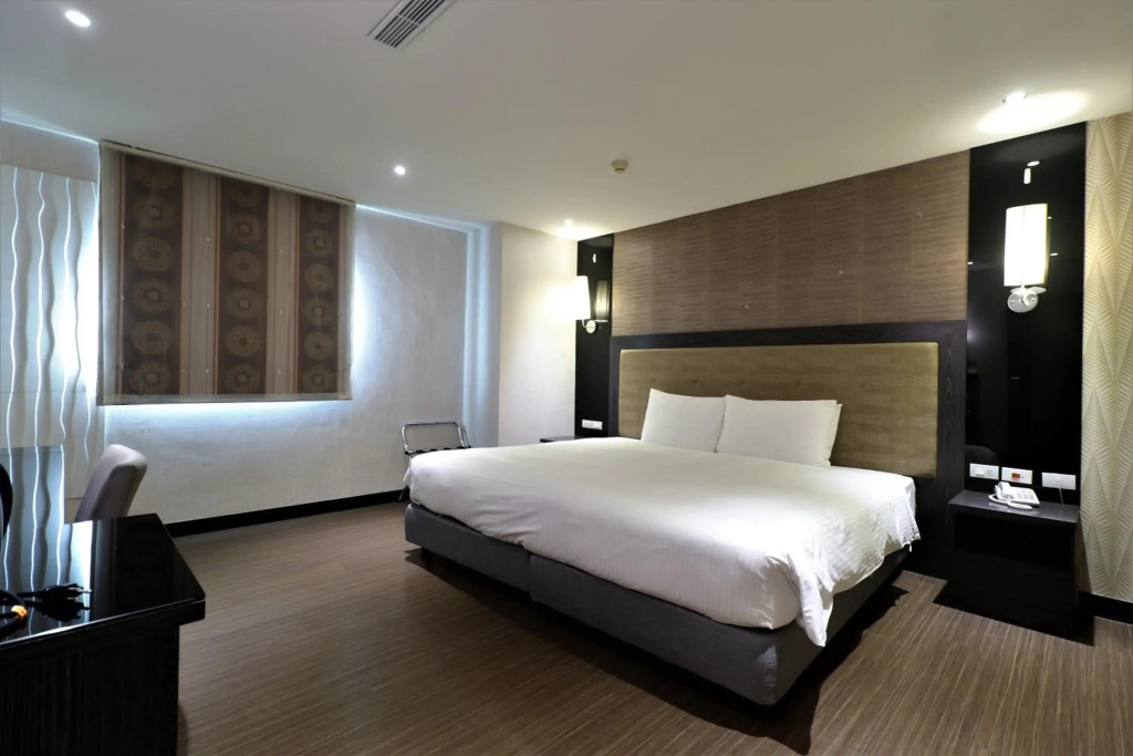 J-HOTEL