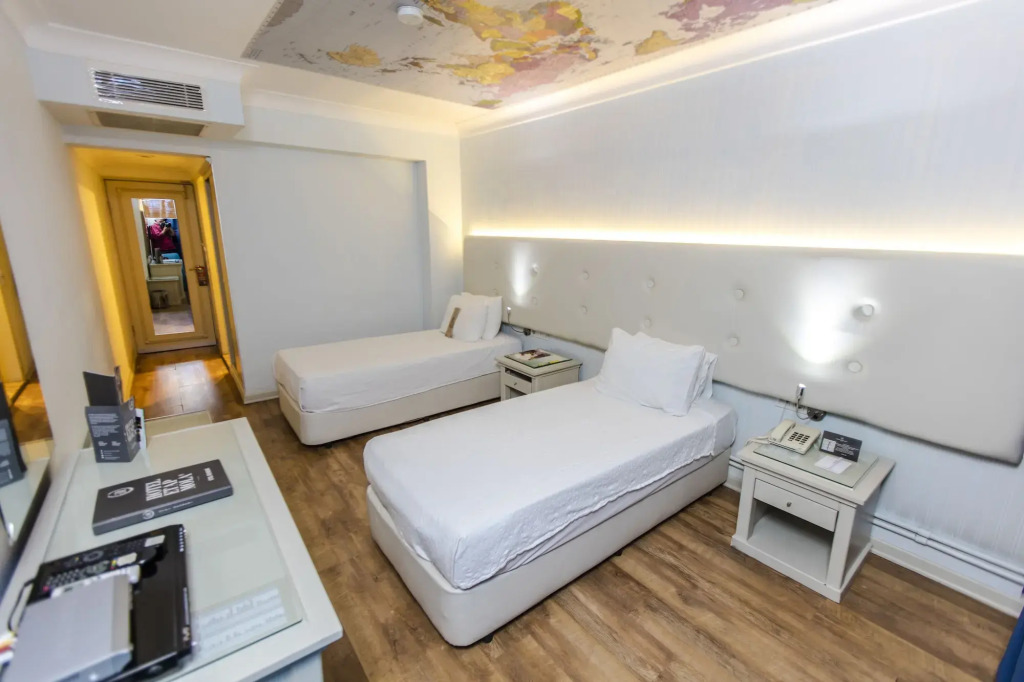 Hotel Etap Mola