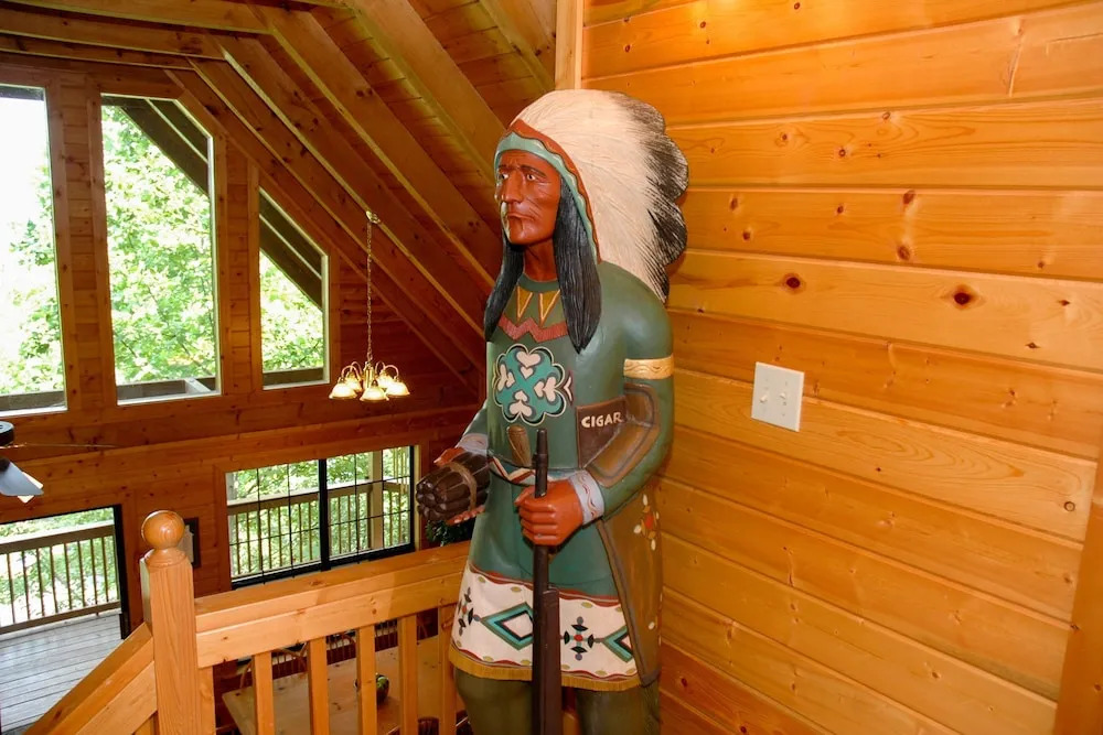 ON THE RIDGE - 3 Br Cabin