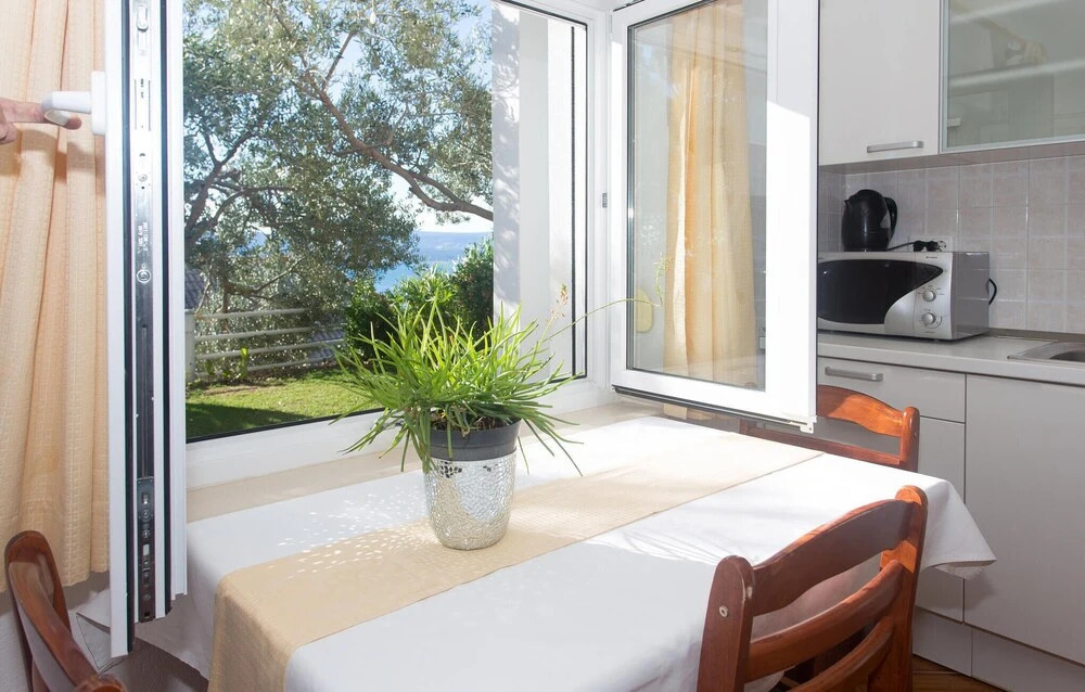 Beautiful Home in Mimice With Wifi and 1 Bedrooms