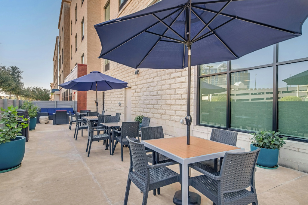 Hampton Inn & Suites Dallas - Farmers Branch