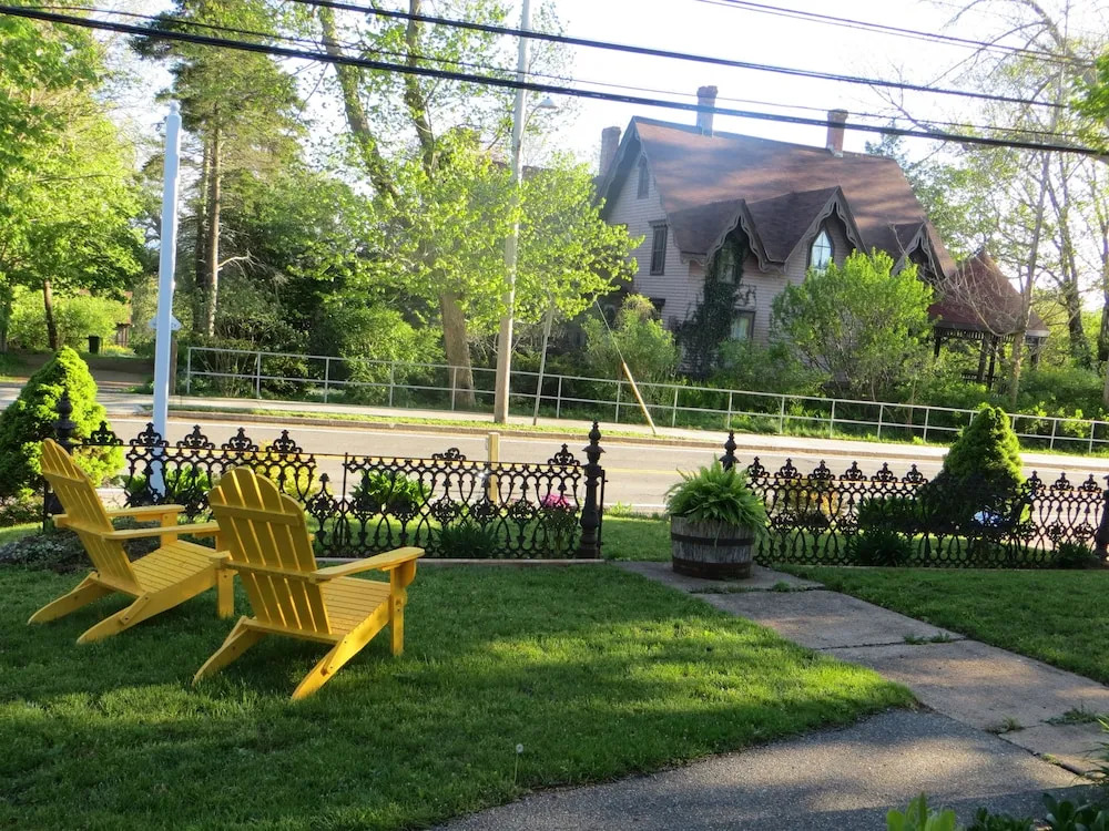 Farmhouse Inn B&B