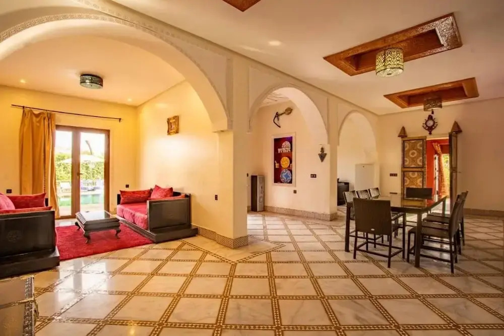 Villa Familiale De 5 Chambres Avec Piscine