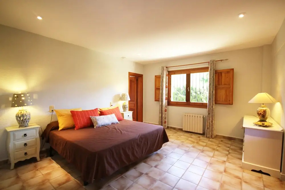 Private & Luxurious Villa With Pool - Lots of Space & Short Walk to the Sea