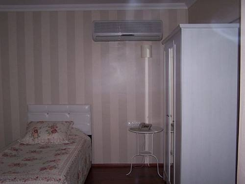 Airport House